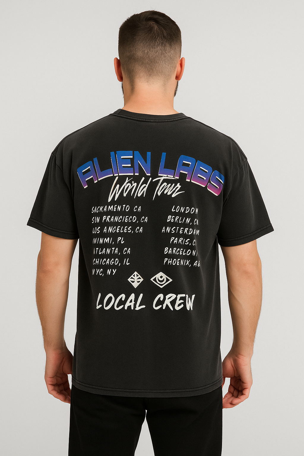 T-shirt Alien Labs World Tour Vintage Black porté – streetwear unisexe”